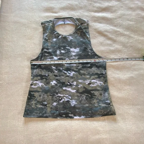 ONZIE Twist back green top - Picture 7 of 9